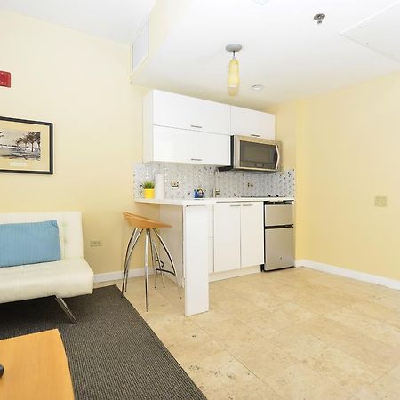 First Street Apartments ميامي بيتش المظهر الخارجي الصورة